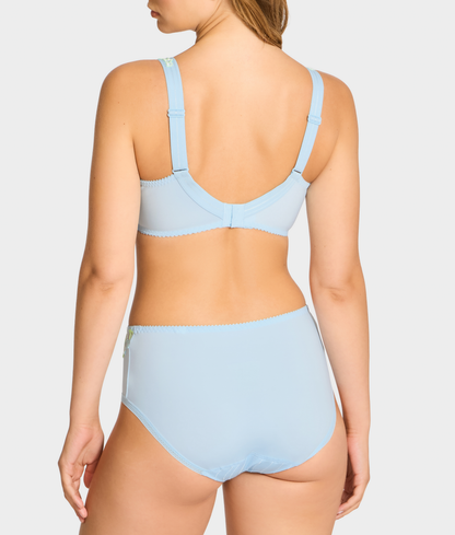 Deauville Brief