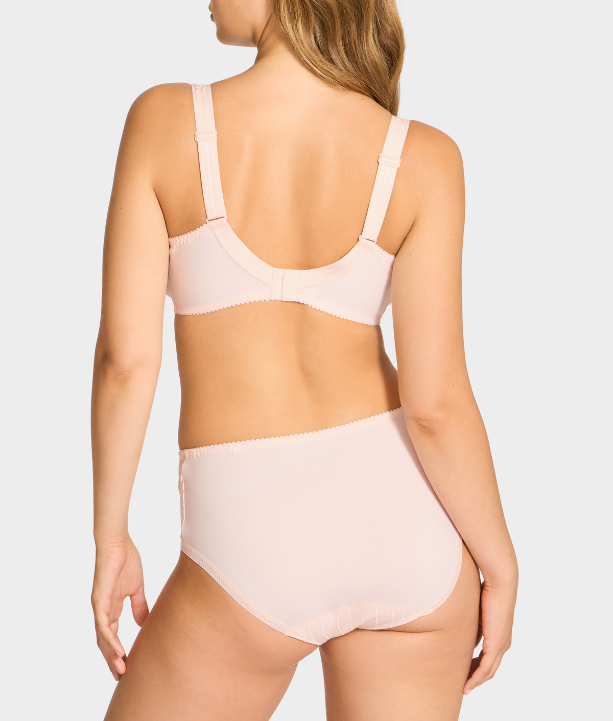 Deauville Brief