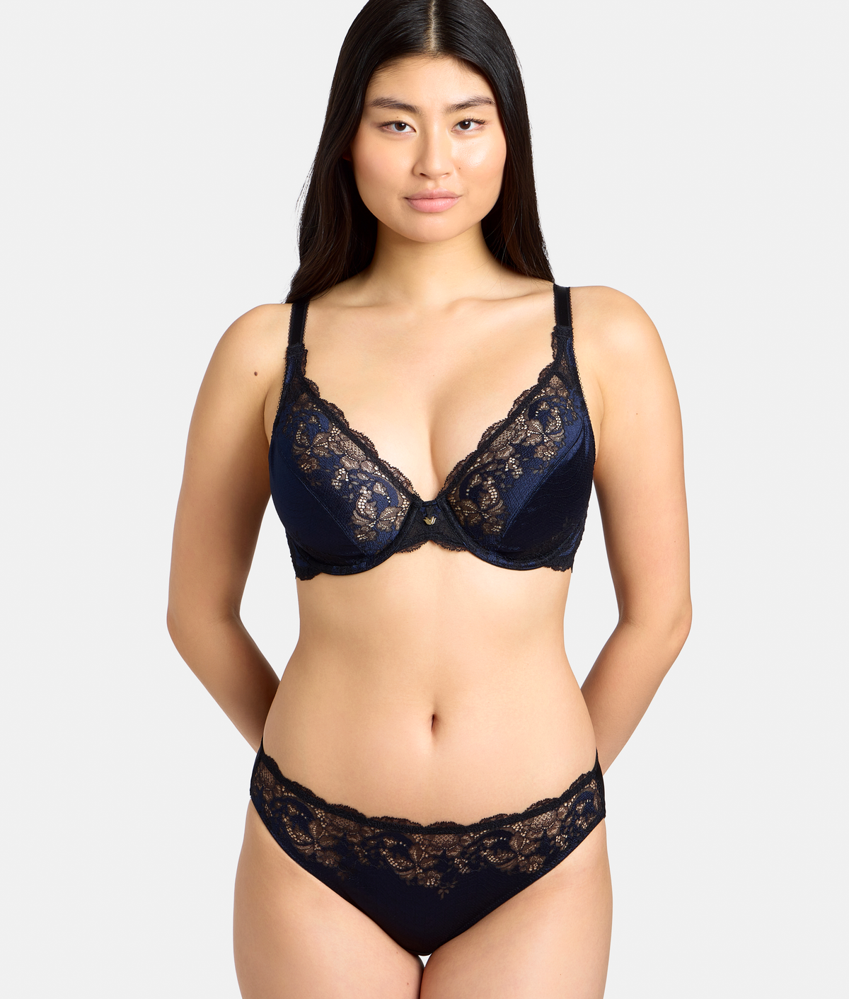 Modern Affair Plunge Bra
