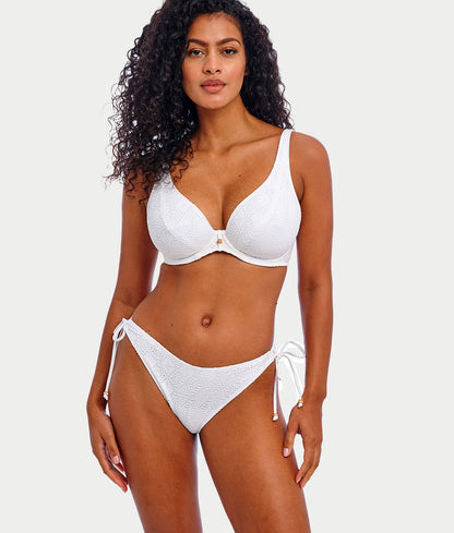 Nomad Nights High Apex Bikini Top