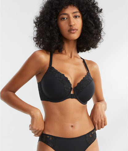 The Effortless Front-Close Lace Bra