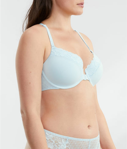 The Effortless Front-Close Lace Bra