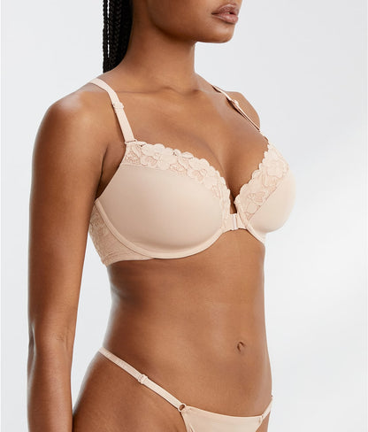 The Effortless Front-Close Lace Bra