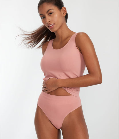 The Smoothing Seamless Thong
