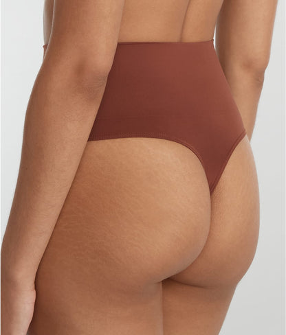 The Smoothing Seamless Thong