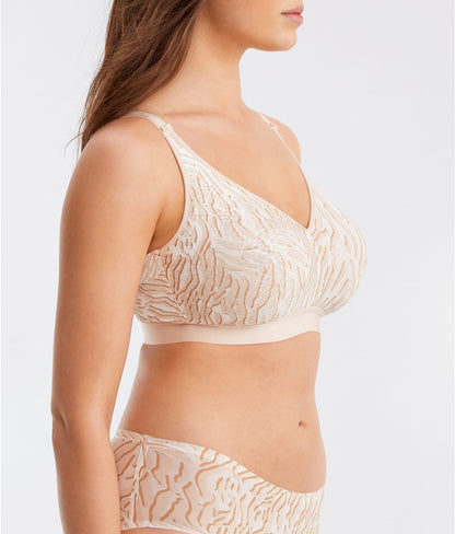 C Magnifique Wire-Free Minimizer Bra