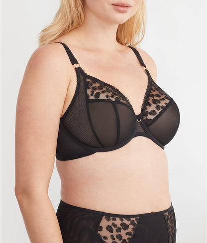 Namrah Bandless Plunge Bra