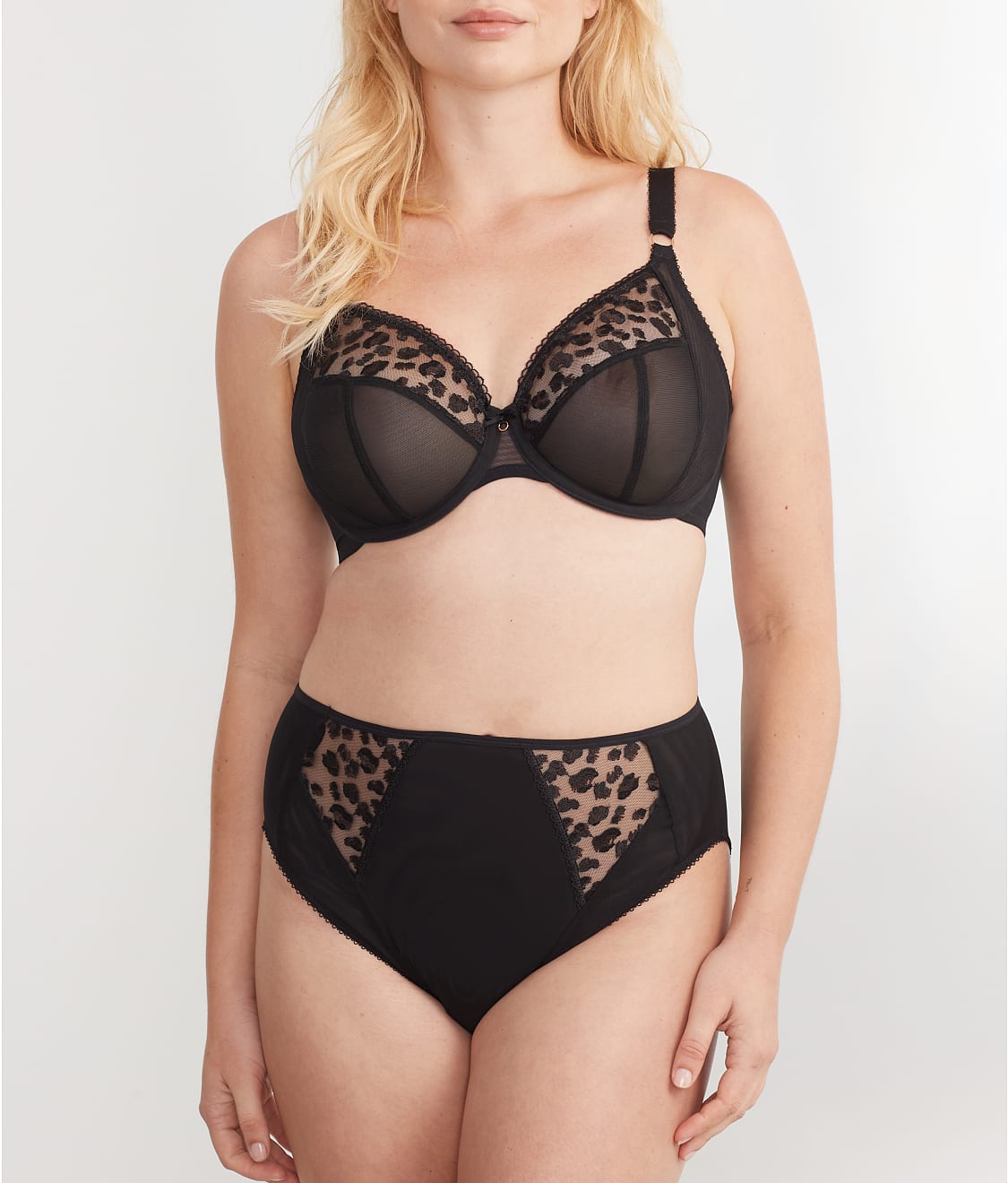 Namrah Bandless Plunge Bra