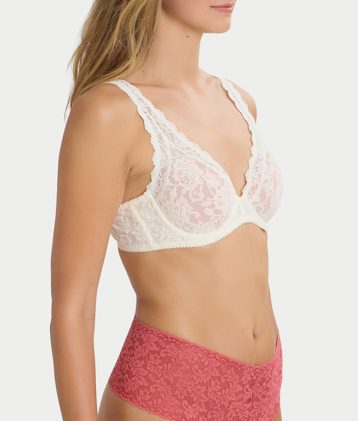 Signature Lace High Apex Bra