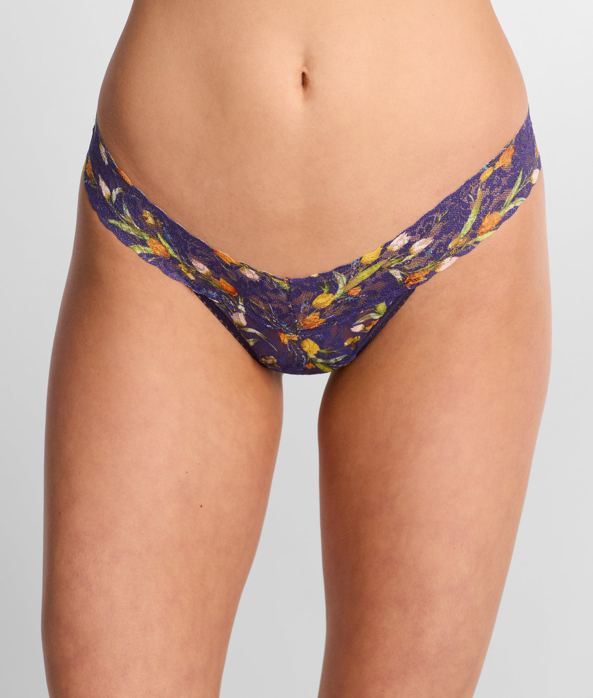 Signature Lace Low Rise Printed Thong