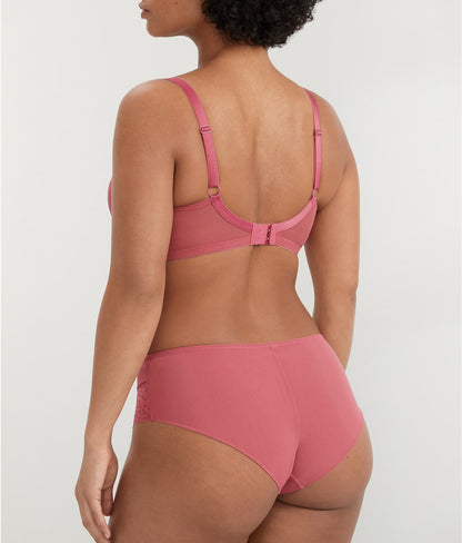 Ana Brief