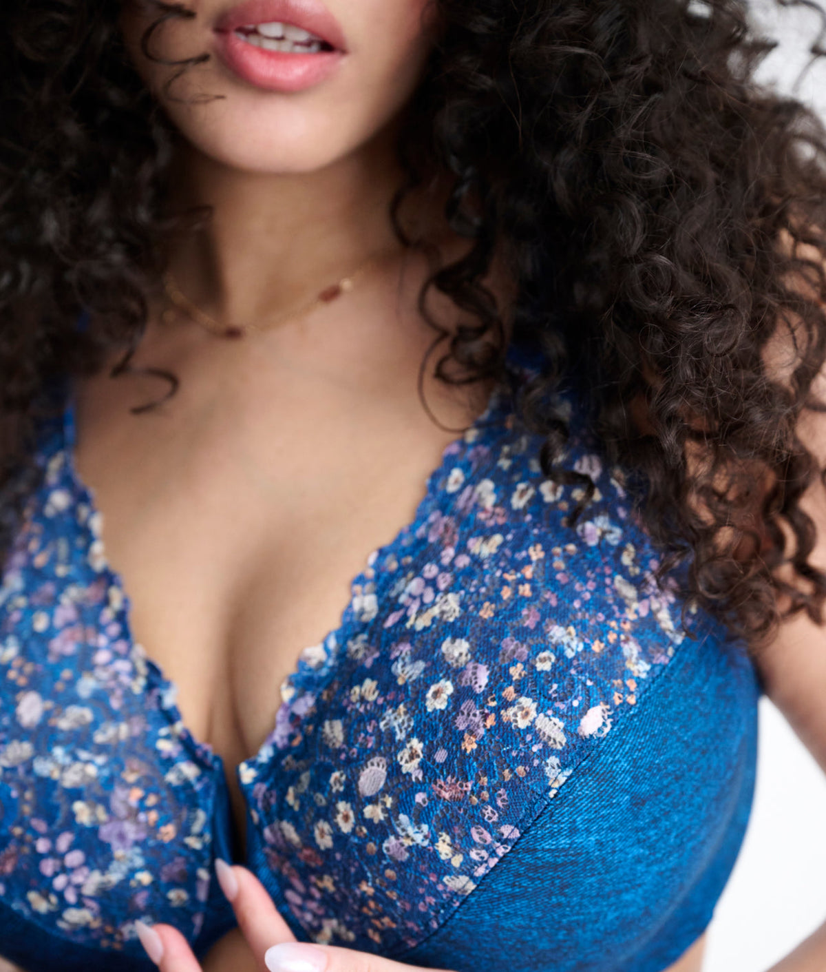 WonderWire Front-Close Bra