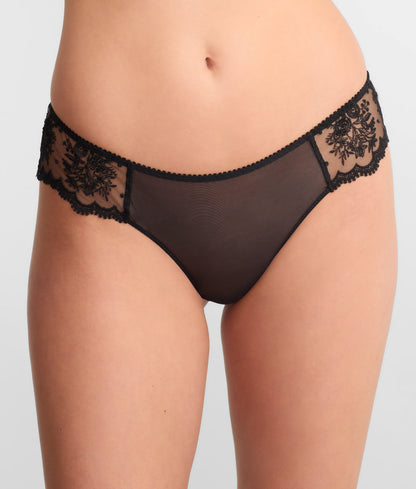 Intrigue Tanga